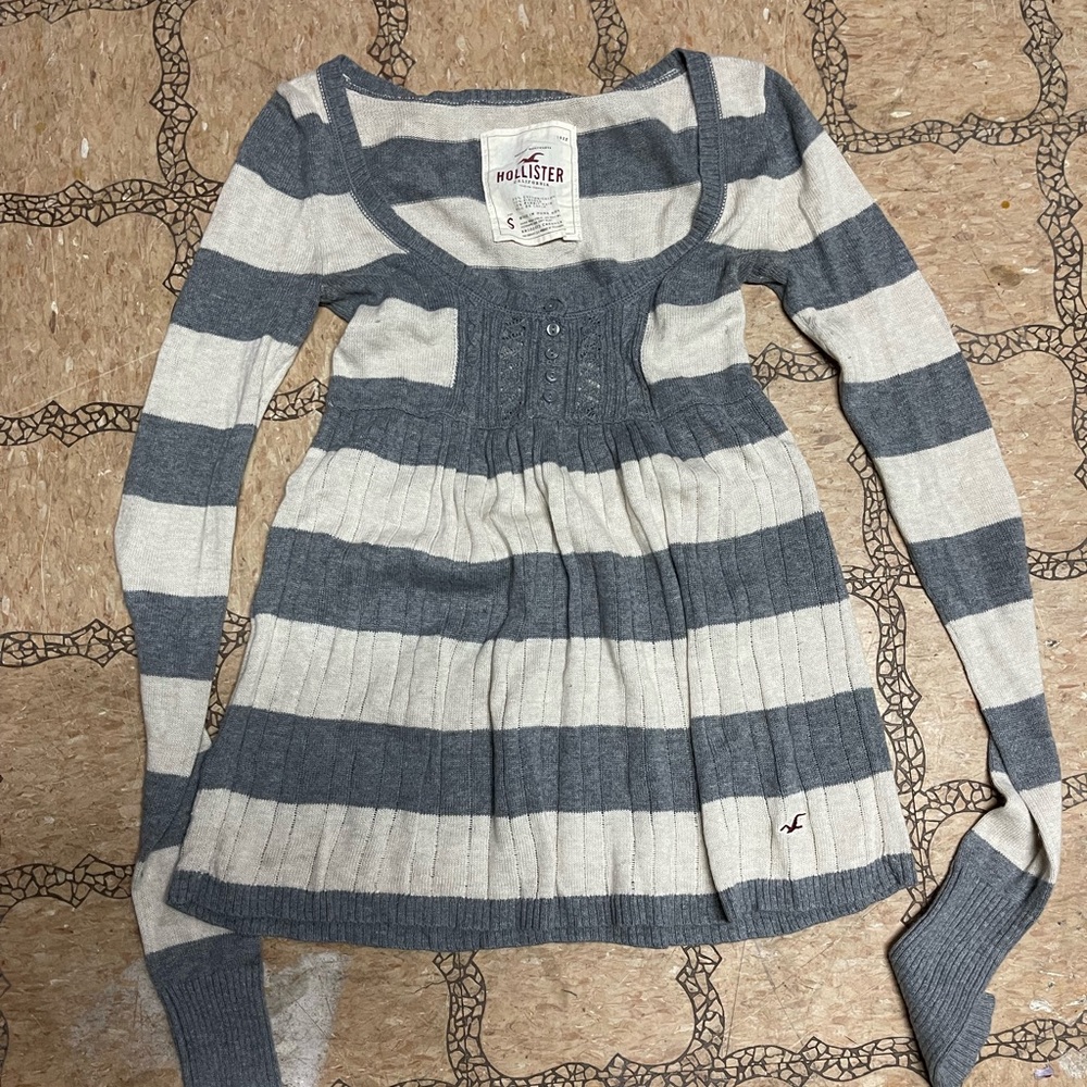 Y2K hollister sweater